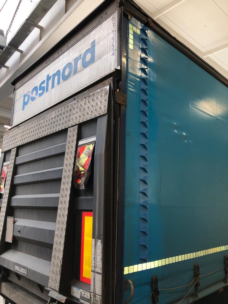 V Spoilers til SEMI trailer (Kit med 20 stk paneler.)