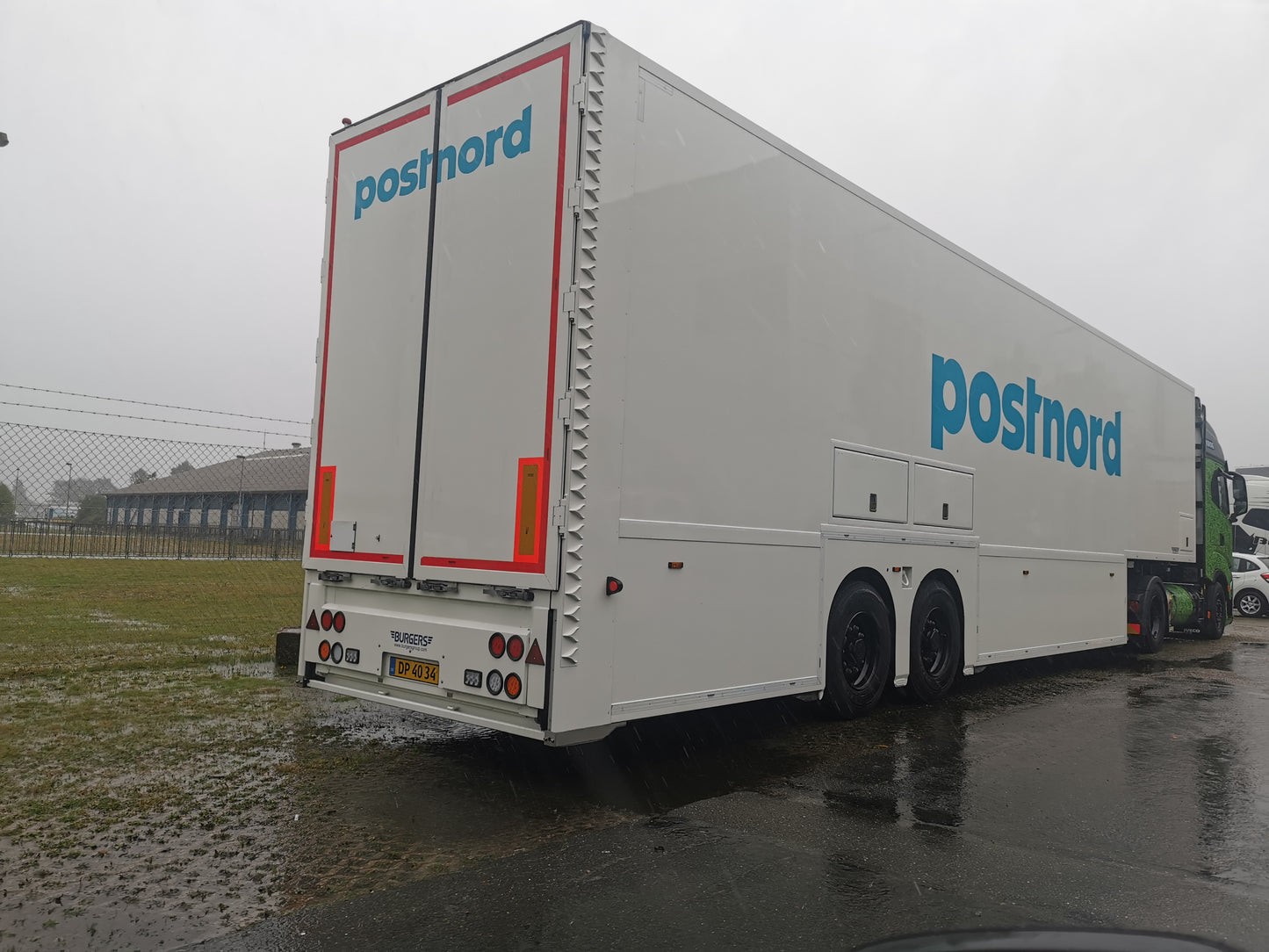 V Spoilers til SEMI trailer (Kit med 20 stk paneler.)